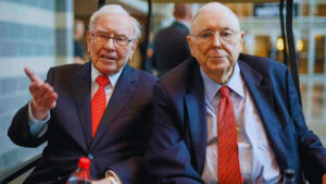 A História de Charlie Munger: O Gênio dos Investimentos e Parceiro de Warren Buffett 3 Charlie-Munger-e-warren-buffet