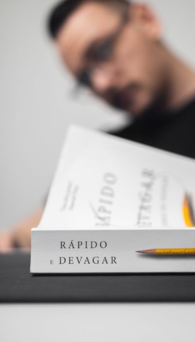 Daniel Kahneman: A História e a Importância do Gênio do Comportamento Financeiro 3 Daniel-Kahneman-rápido-e-devagar
