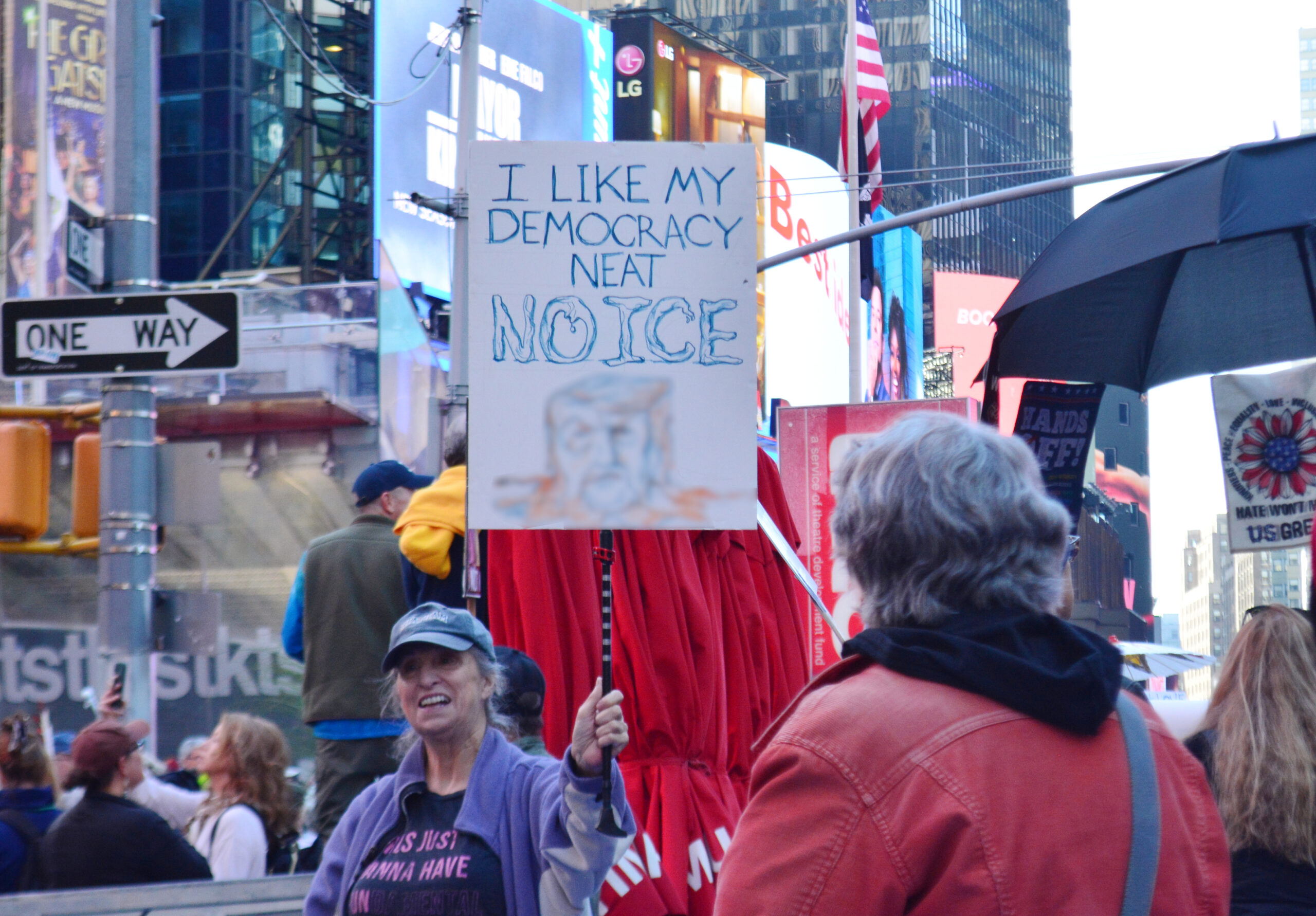 Protestos contra Trump nos EUA: o que o movimento No Kings sinaliza para política, dólar e risco global 2 protestos-trump-no-kings-body-1200w