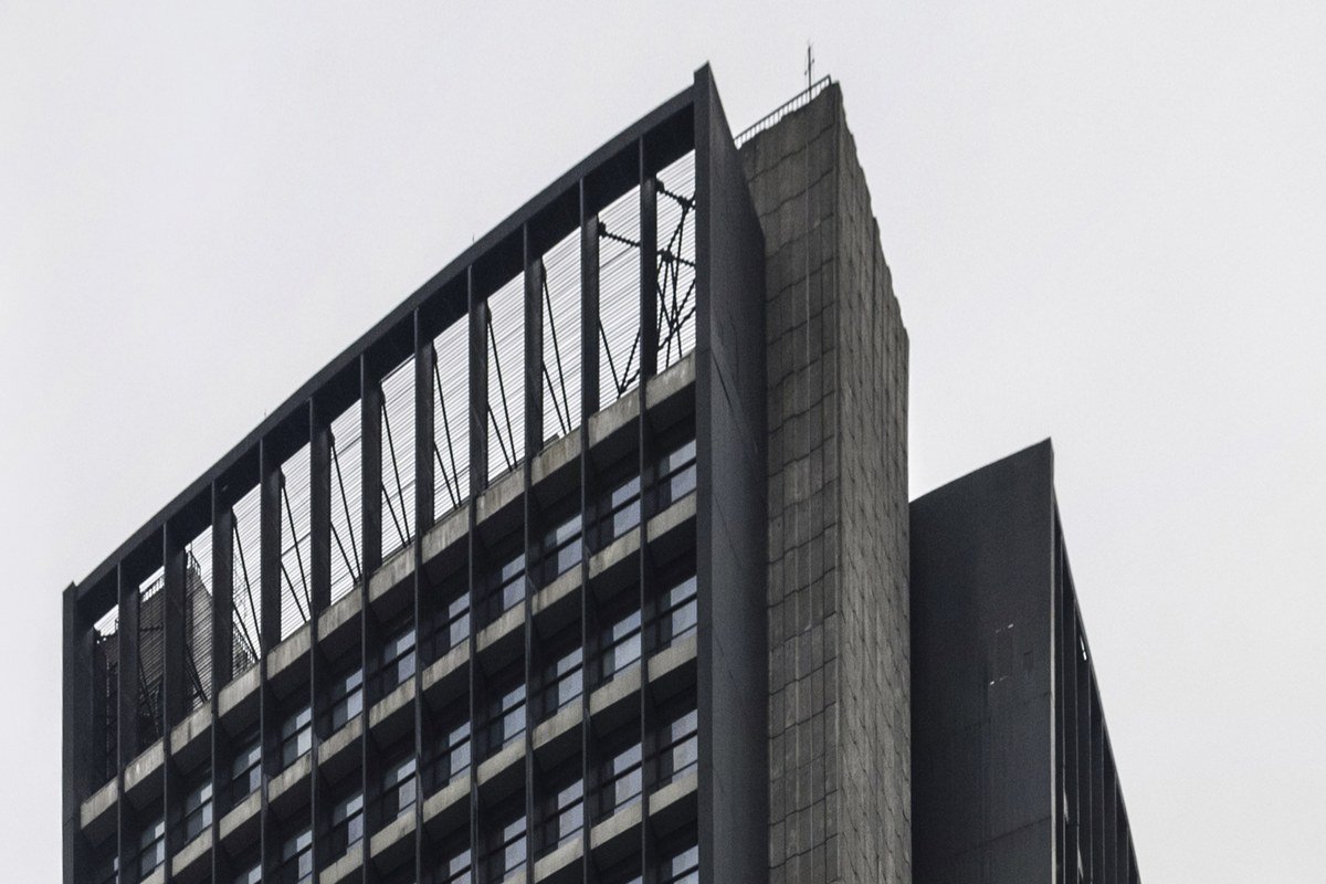 Vista do topo do edifício-sede do Banco Central do Brasil na Avenida Paulista, em São Paulo, ilustrando a proposta regulatória que derrubou as ações da PagSeguro em 2021