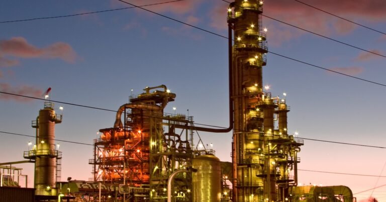 Trump anuncia controle de 65 bilhões de barris de petróleo da Venezuela