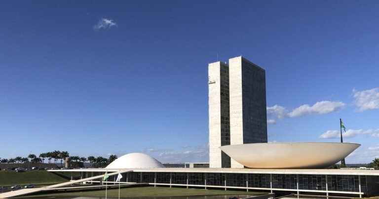 Dívida pública bate 82,5% do PIB, maior nível em 5 anos: o que muda para você