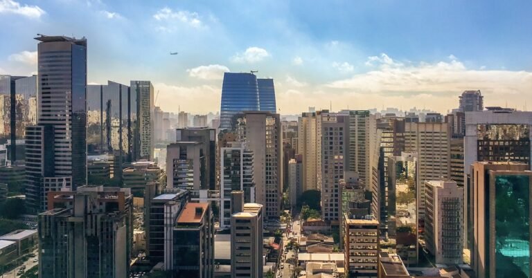 FII de papel, tijolo ou híbrido: diferenças práticas para o investidor