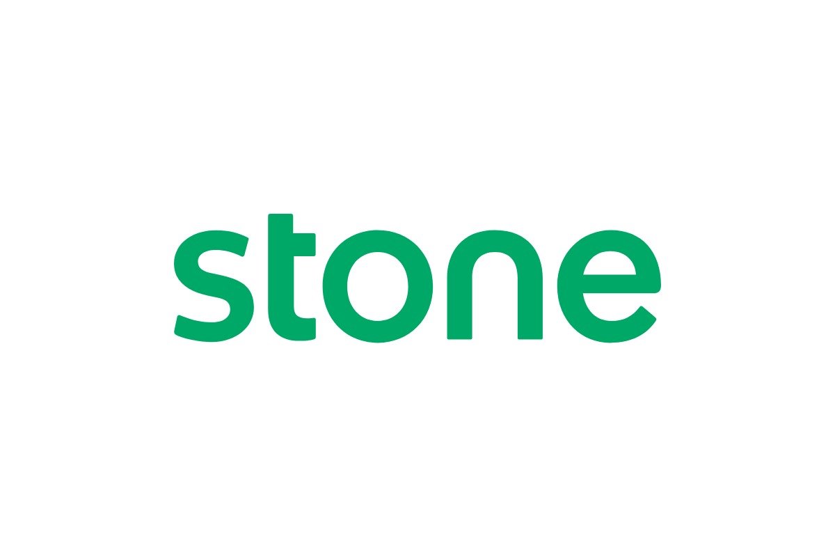 Logotipo oficial da Stone, em verde, com o nome da marca