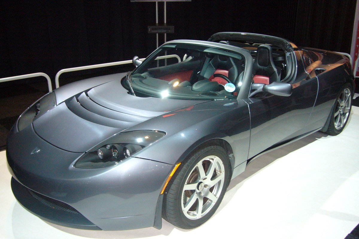 Tesla Roadster 2008, primeiro carro produzido pela Tesla, esportivo elétrico com chassi adaptado da Lotus