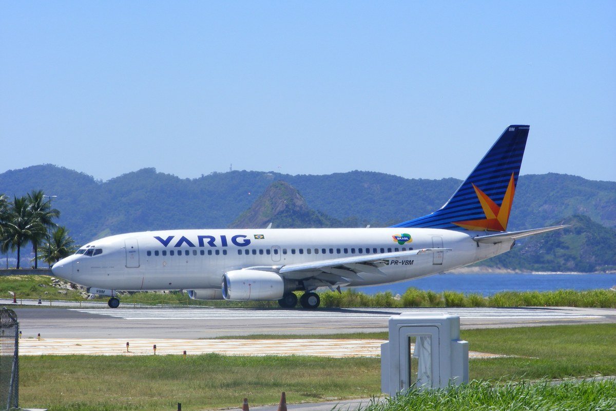 Avião com a pintura da Varig decolando, marca comprada pela GOL em 2007 por cerca de US$ 275 milhões