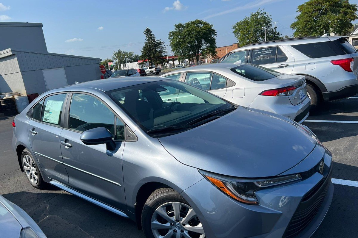 O Corolla 2025 teve queda de 21,2% no preço negociado como seminovo Toyota Corolla, um dos modelos que mais perderam valor como seminovo em 2026