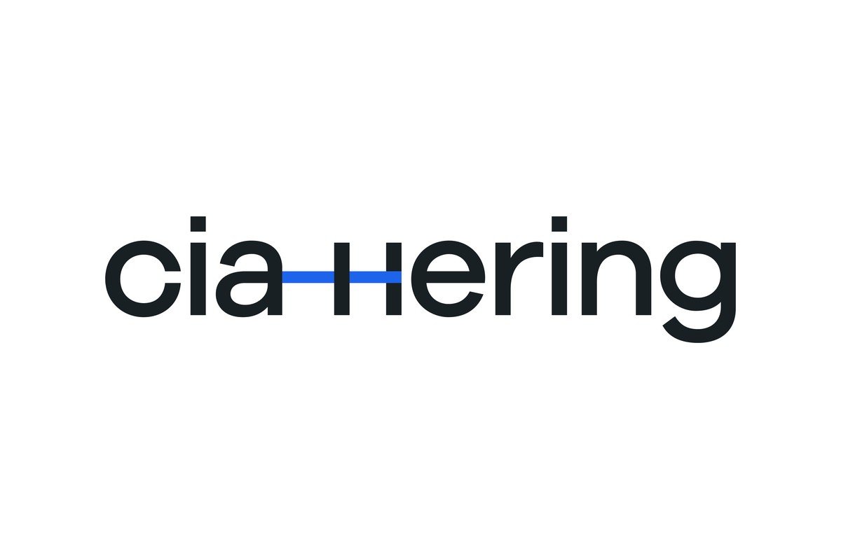 A Hering segue como uma das marcas de vestuário mais reconhecidas do Brasil Logotipo atual da Cia. Hering