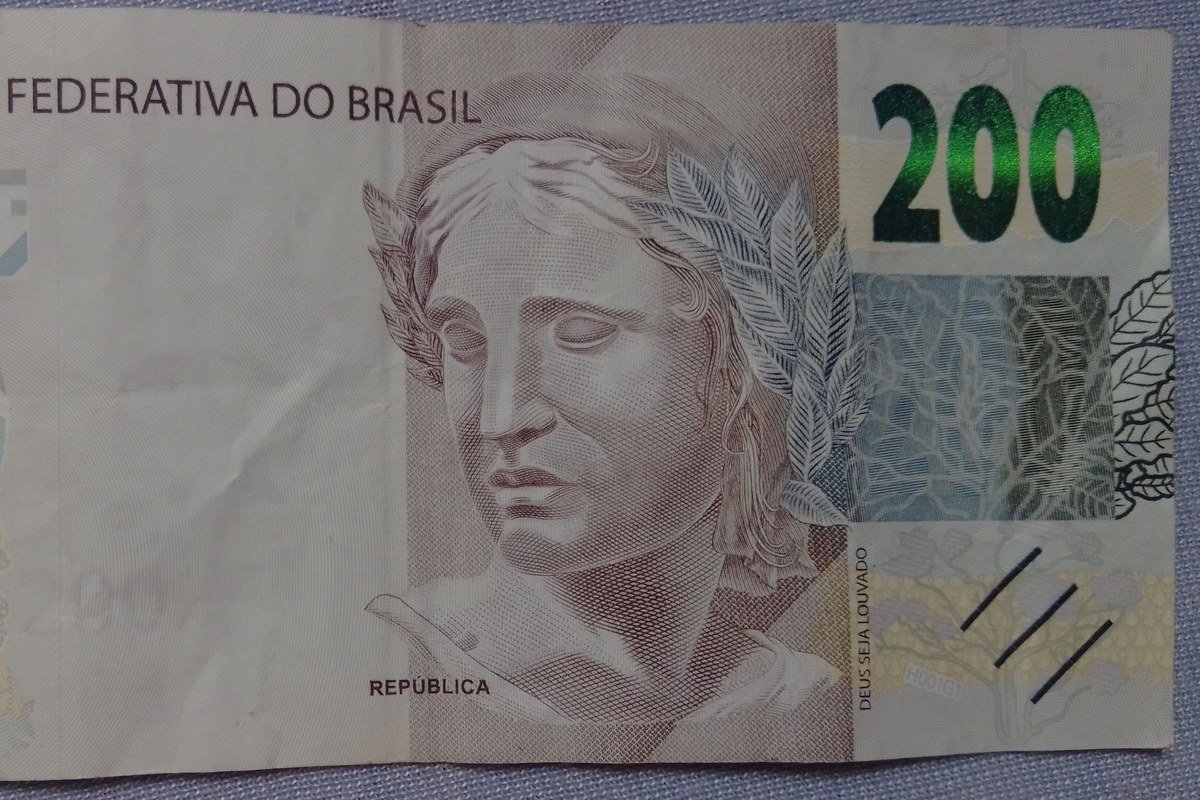 Cédula de 200 reais, ilustrando o mercado doméstico que sustentou a alta do Ibovespa apesar da saída de capital estrangeiro