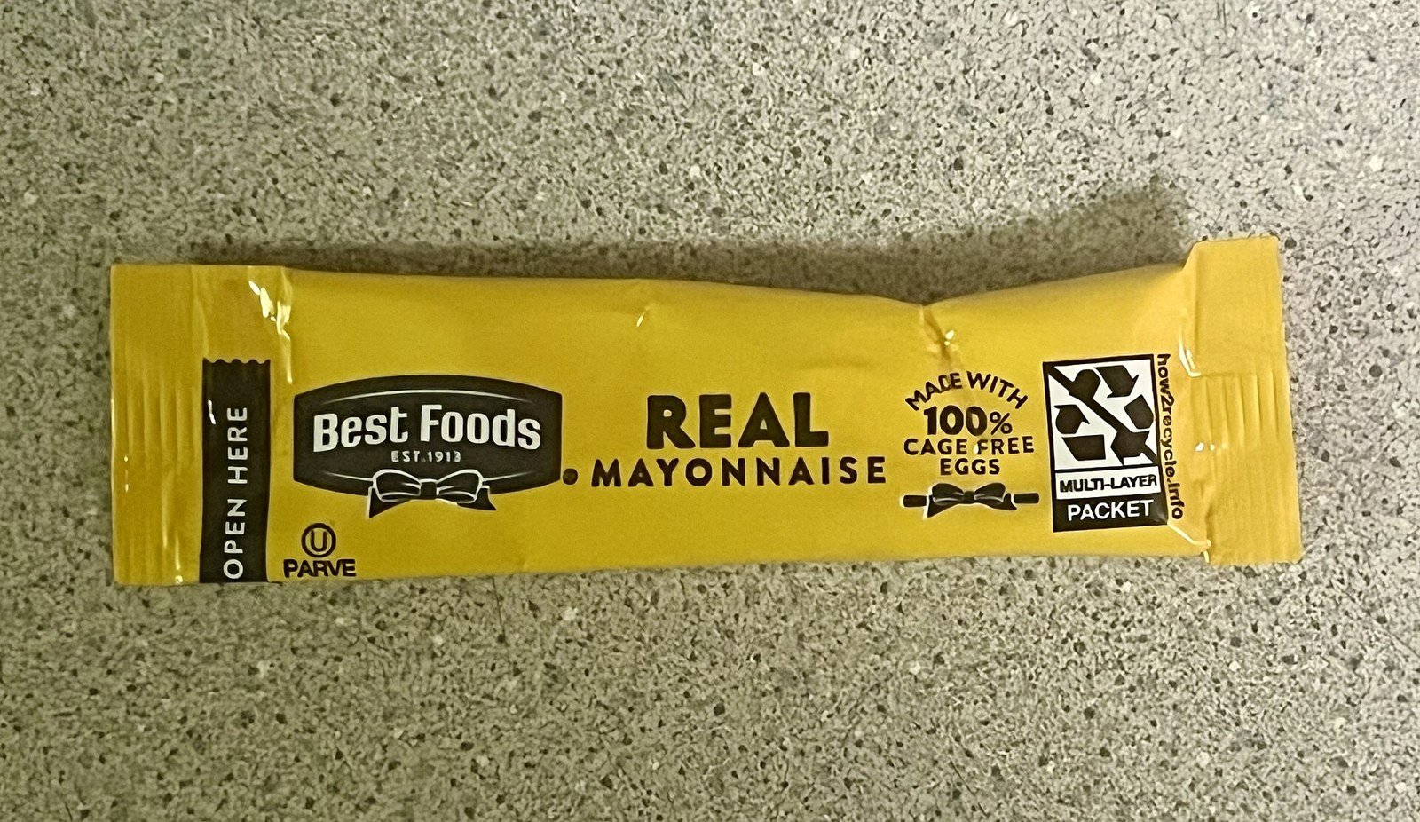 Hellmann's é de quem? A história da maionese que deve mudar de dono em 2027 5 Sachê de maionese Best Foods, nome com que a Hellmann's é vendida no oeste dos Estados Unidos.