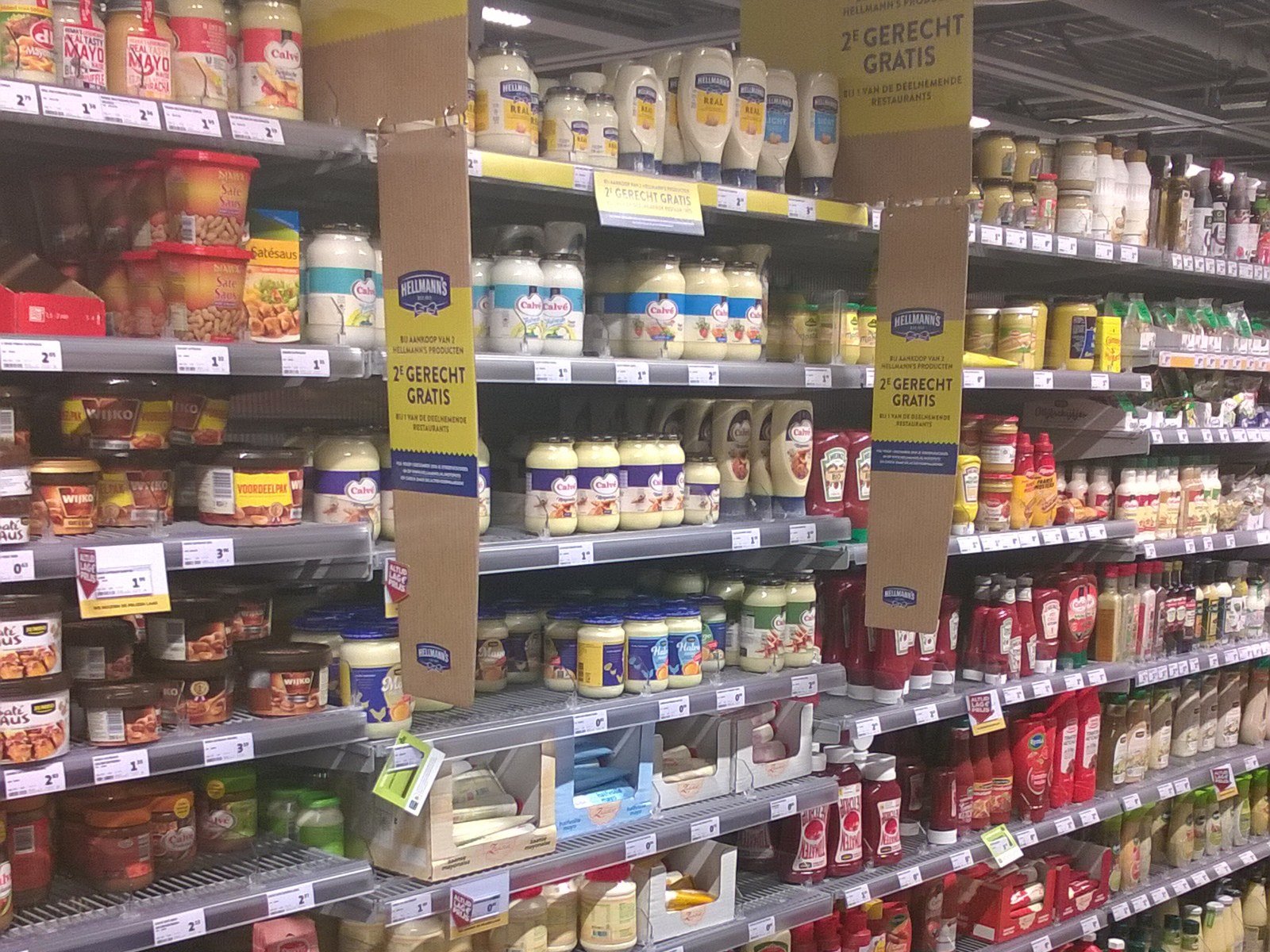 Hellmann's é de quem? A história da maionese que deve mudar de dono em 2027 2 Gôndola de supermercado com produtos Hellmann's, na Holanda, em 2018.