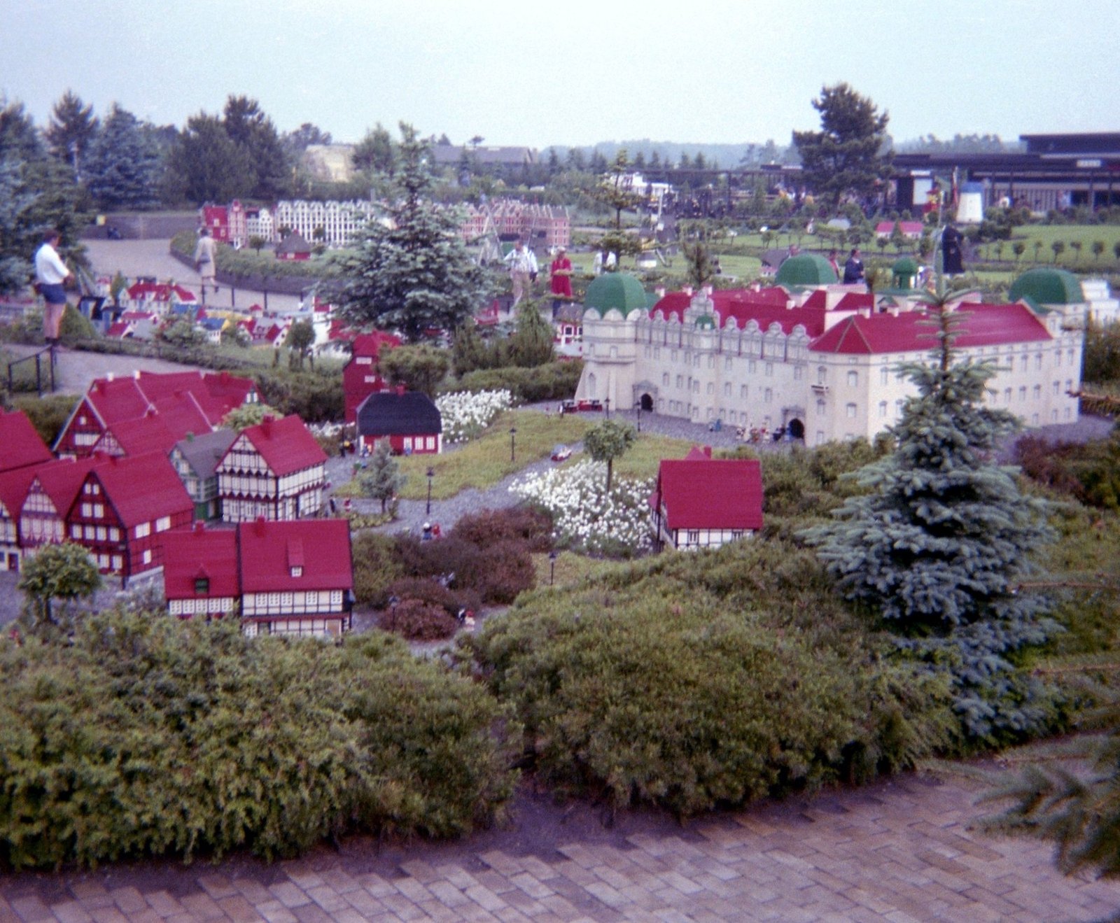 Miniland do parque Legoland de Billund, em foto de 1977. O parque foi aberto em 1968 e vendido à Merlin Entertainments em 2005.