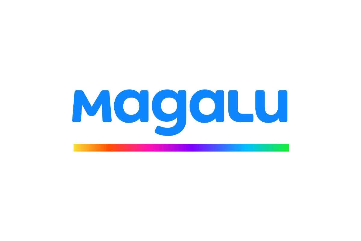 Logotipo do Magalu, dono da Netshoes Logotipo do Magalu, com o nome em azul e uma faixa colorida embaixo