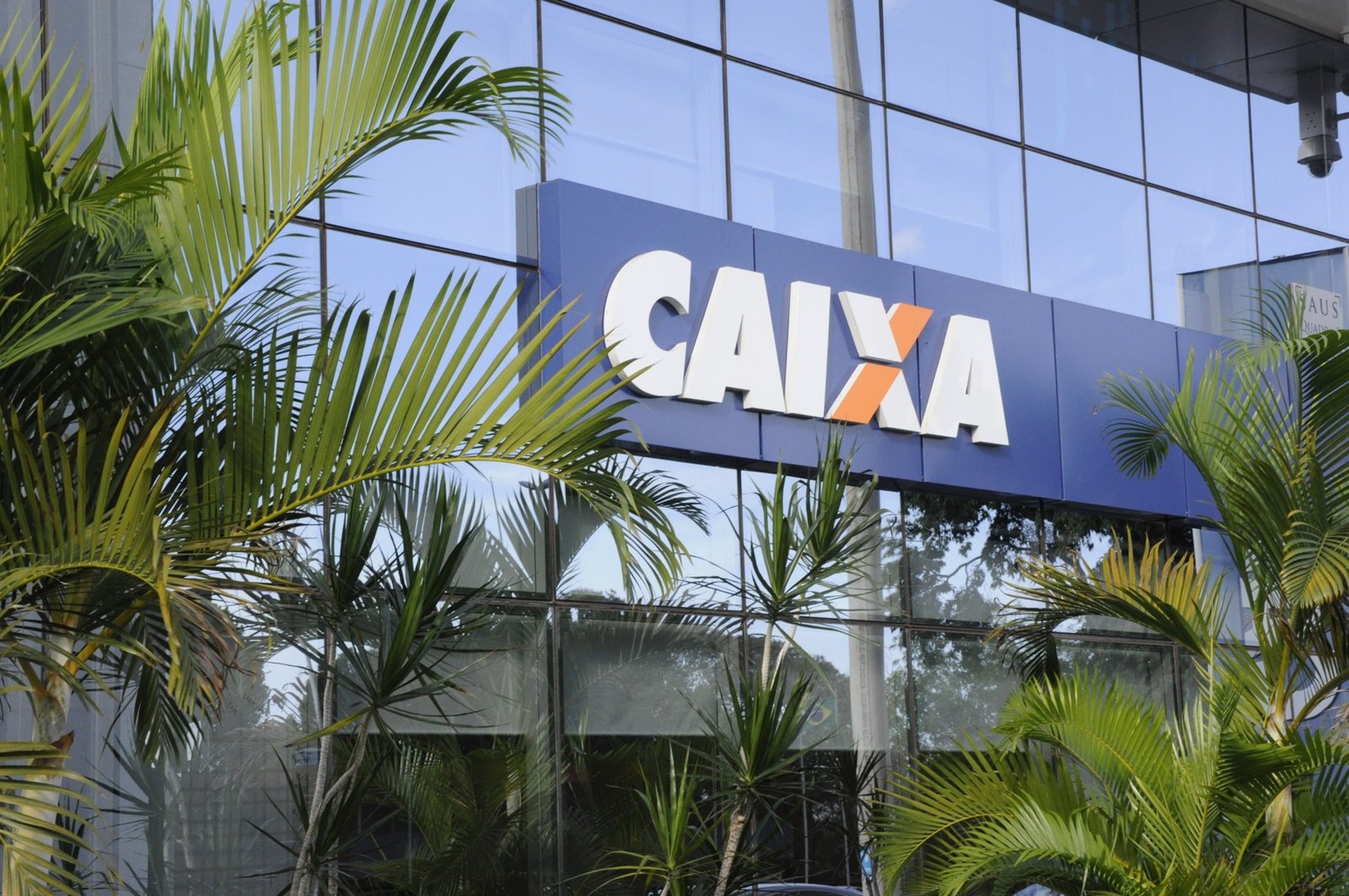 Fachada de prédio da Caixa Econômica Federal. Prêmios acima do limite das lotéricas são pagos nas agências do banco.