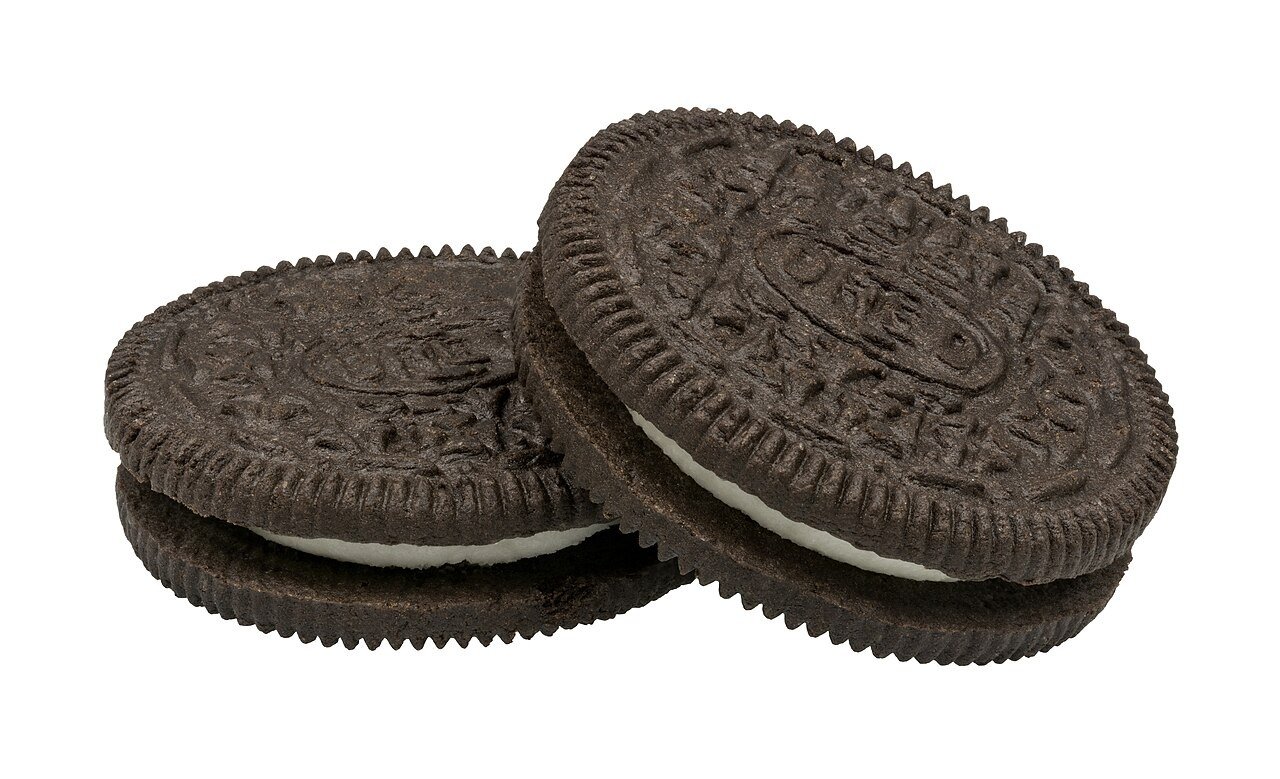 Biscoitos Oreo, marca global de recheados da Mondelēz, feita no Brasil na mesma fábrica da Trakinas.
